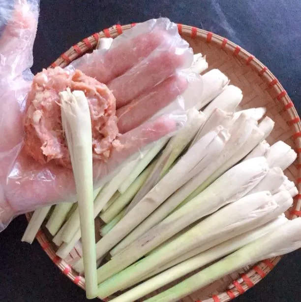 Chả cá cuốn sả – Khay 500gr
